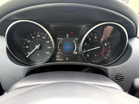 Used 2017 Jaguar XE Premium image 27