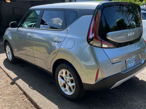 Used 2024 Kia Soul LX w/ Option Group 015 FWD image 4