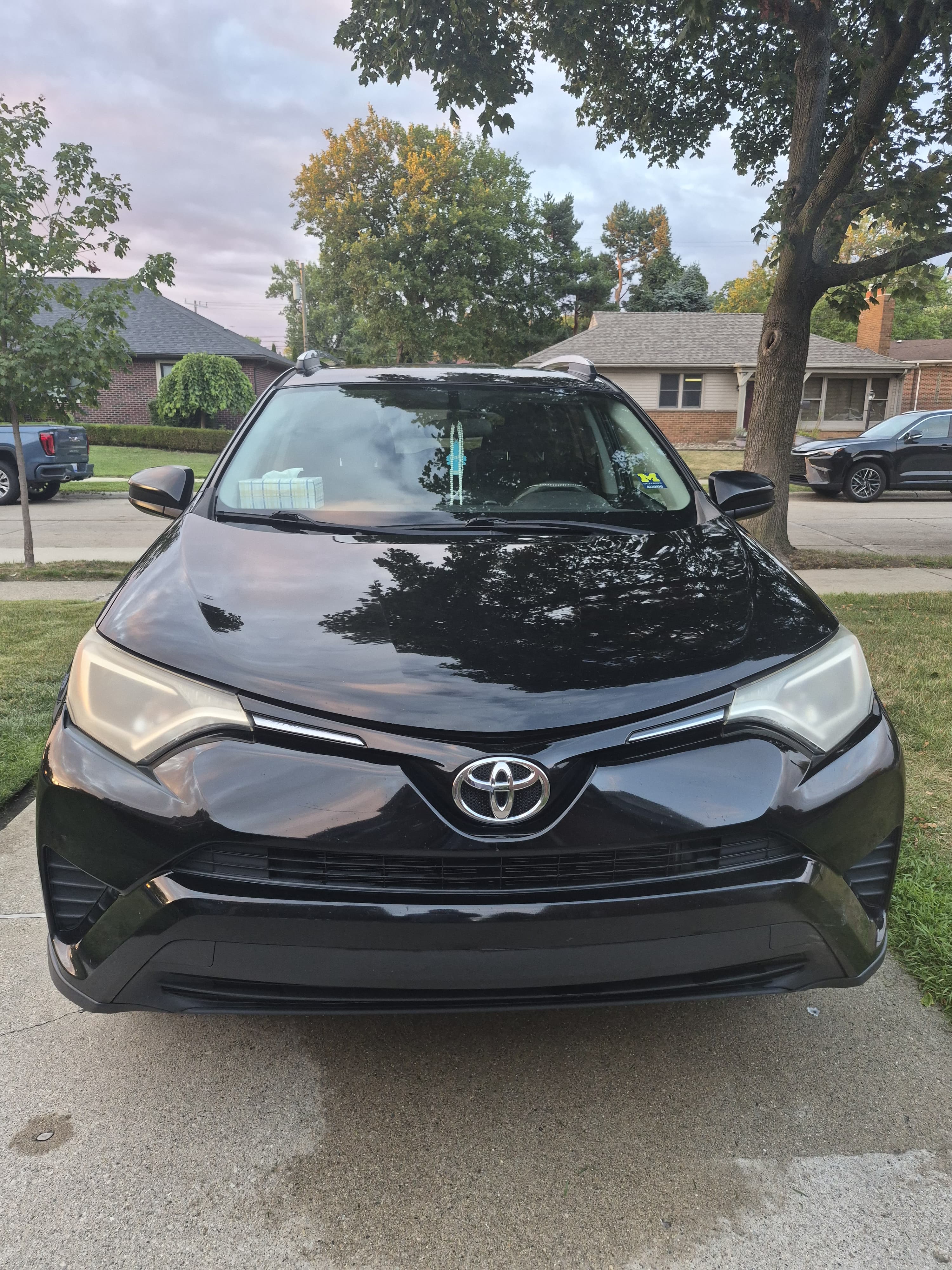 Used 2016 Toyota RAV4 LE AWD/4WD image 10