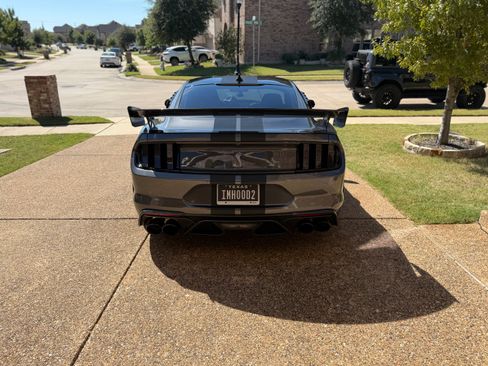 Used 2020 Ford Mustang Shelby GT500 w/ Technology Package image 9