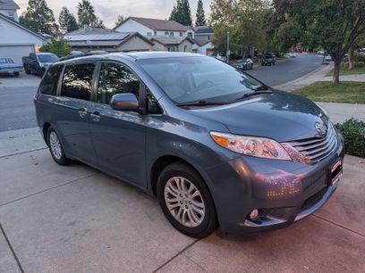 Used 2017 Toyota Sienna XLE Premium