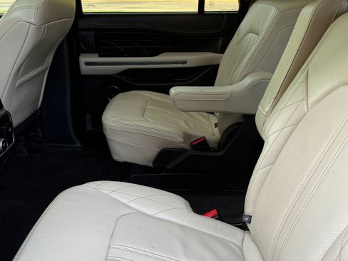 Used 2020 Ford Expedition Max Platinum image 11