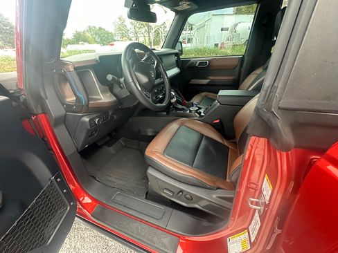 Used 2022 Ford Bronco Outer Banks image 8