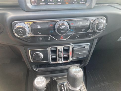 Used 2020 Jeep Wrangler Unlimited Sahara w/ Uconnect 4C Nav & Sound Group image 14