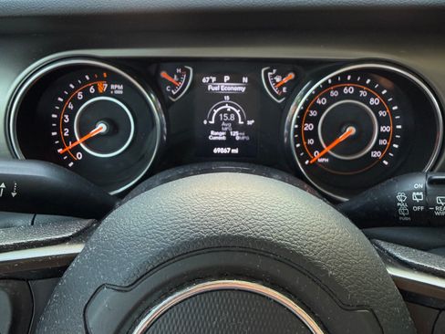 Used 2018 Jeep Wrangler Unlimited Sport AWD/4WD image 13