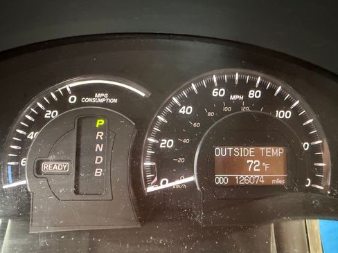 Used 2008 Toyota Camry Hybrid w/ Upgrade Pkg w/ Navigation FWD image 5