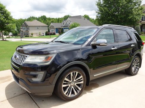 Used 2016 Ford Explorer Platinum AWD/4WD image 6