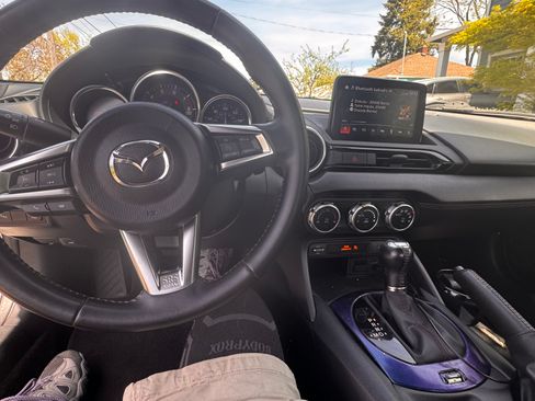 Used 2018 MAZDA MX-5 Miata RF Grand Touring RWD image 9