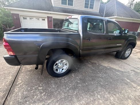 Used 2014 Toyota Tacoma PreRunner RWD image 11