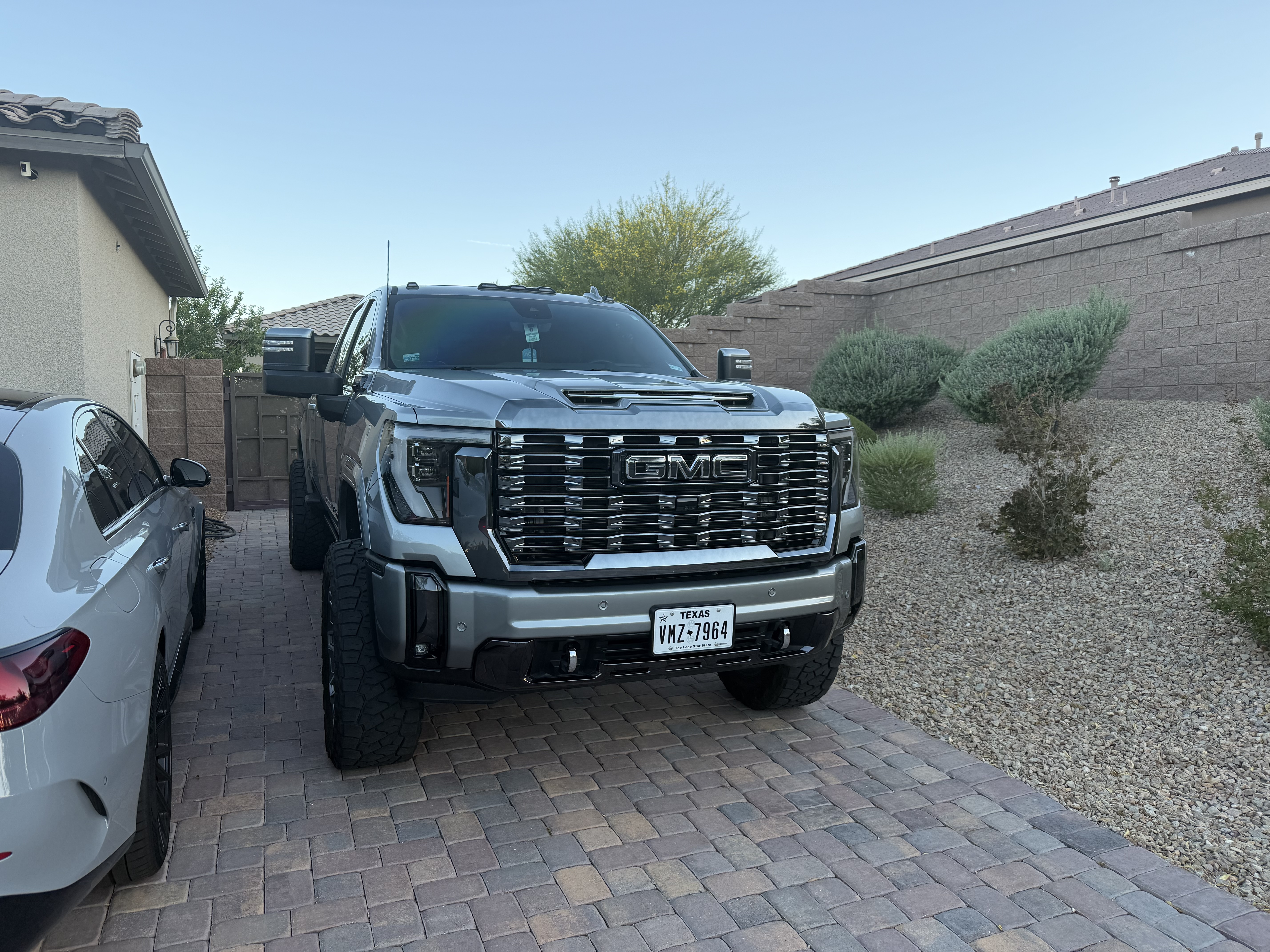 Used 2024 GMC Sierra 2500 Denali Ultimate w/ Max Trailering Package AWD/4WD image 1