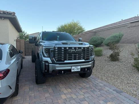 Used 2024 GMC Sierra 2500 Denali Ultimate w/ Max Trailering Package AWD/4WD image 1