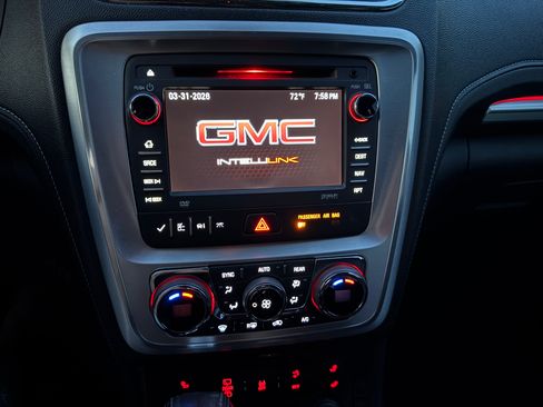 Used 2014 GMC Acadia SLT image 17