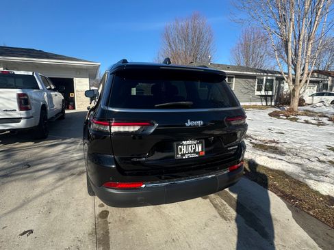 Used 2023 Jeep Grand Cherokee L Laredo image 4