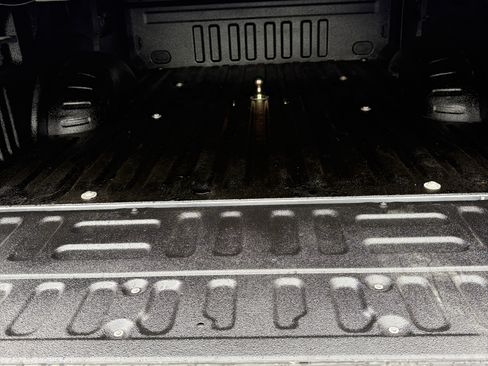 Used 2021 Ford F250 Platinum w/ FX4 Off-Road Package image 6