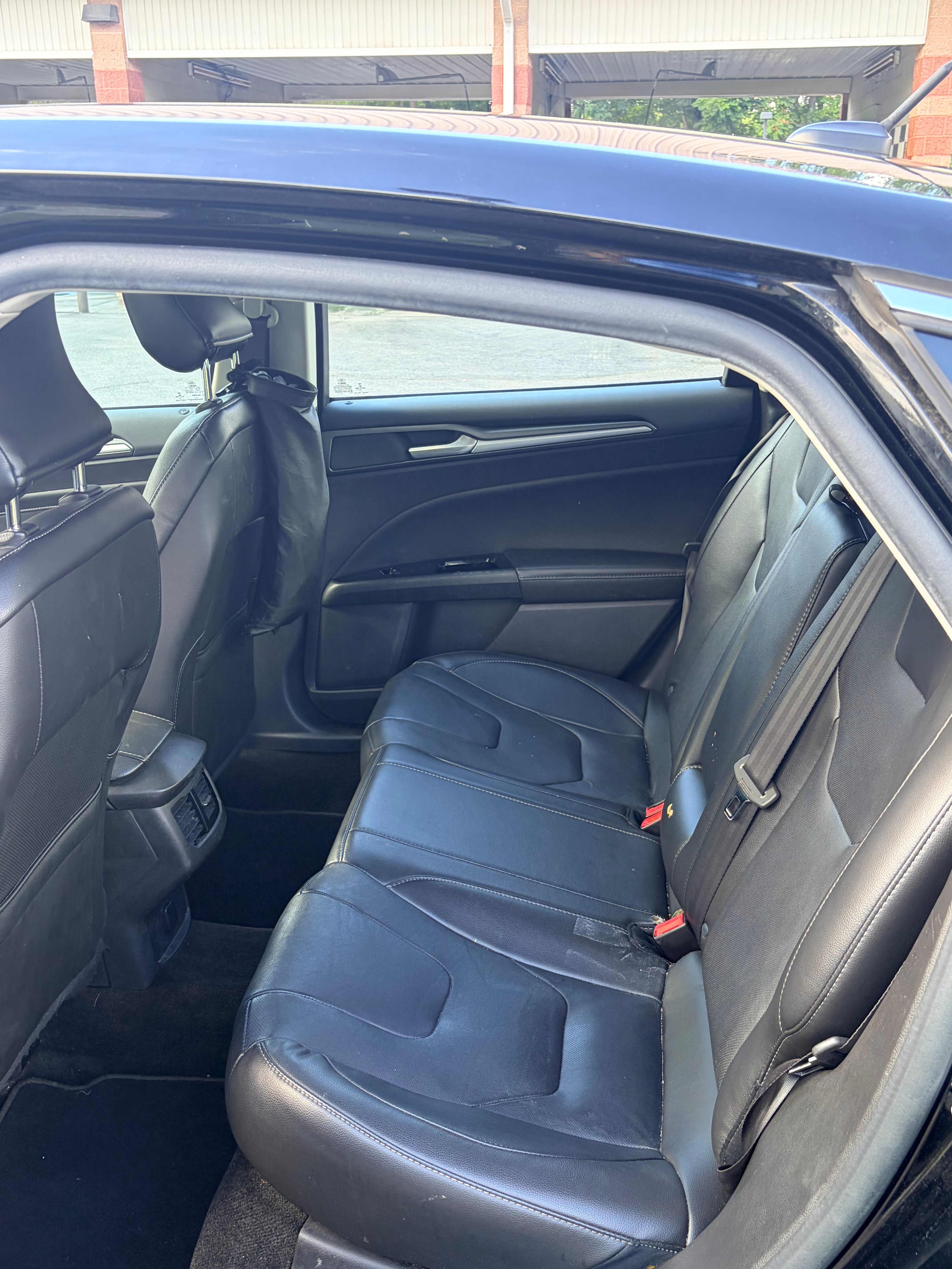 Used 2016 Ford Fusion Titanium FWD image 11