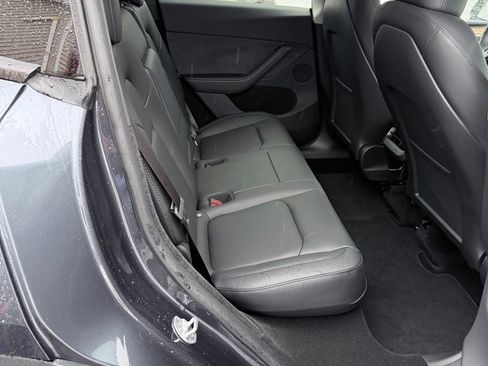 Used 2024 Tesla Model Y Long Range image 30