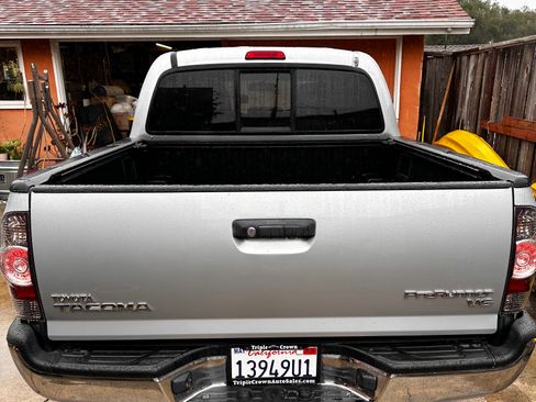 Used 2011 Toyota Tacoma PreRunner image 6