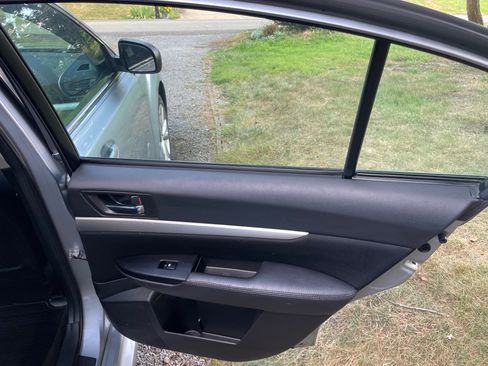 Used 2013 Subaru Legacy 2.5i Premium image 24