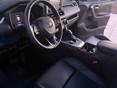 Used 2020 Toyota RAV4 XSE AWD/4WD image 2