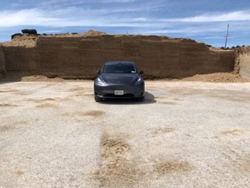 Used 2022 Tesla Model Y Long Range AWD/4WD image 4