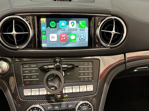 Used 2018 Mercedes-Benz SL 63 AMG image 5