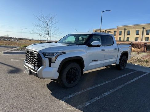 Used 2022 Toyota Tundra Limited image 1
