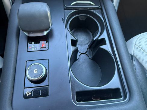 Used 2021 Land Rover Discovery S R-Dynamic image 15