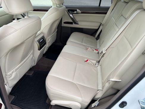 Used 2016 Lexus GX 460 w/ Premium Package image 16