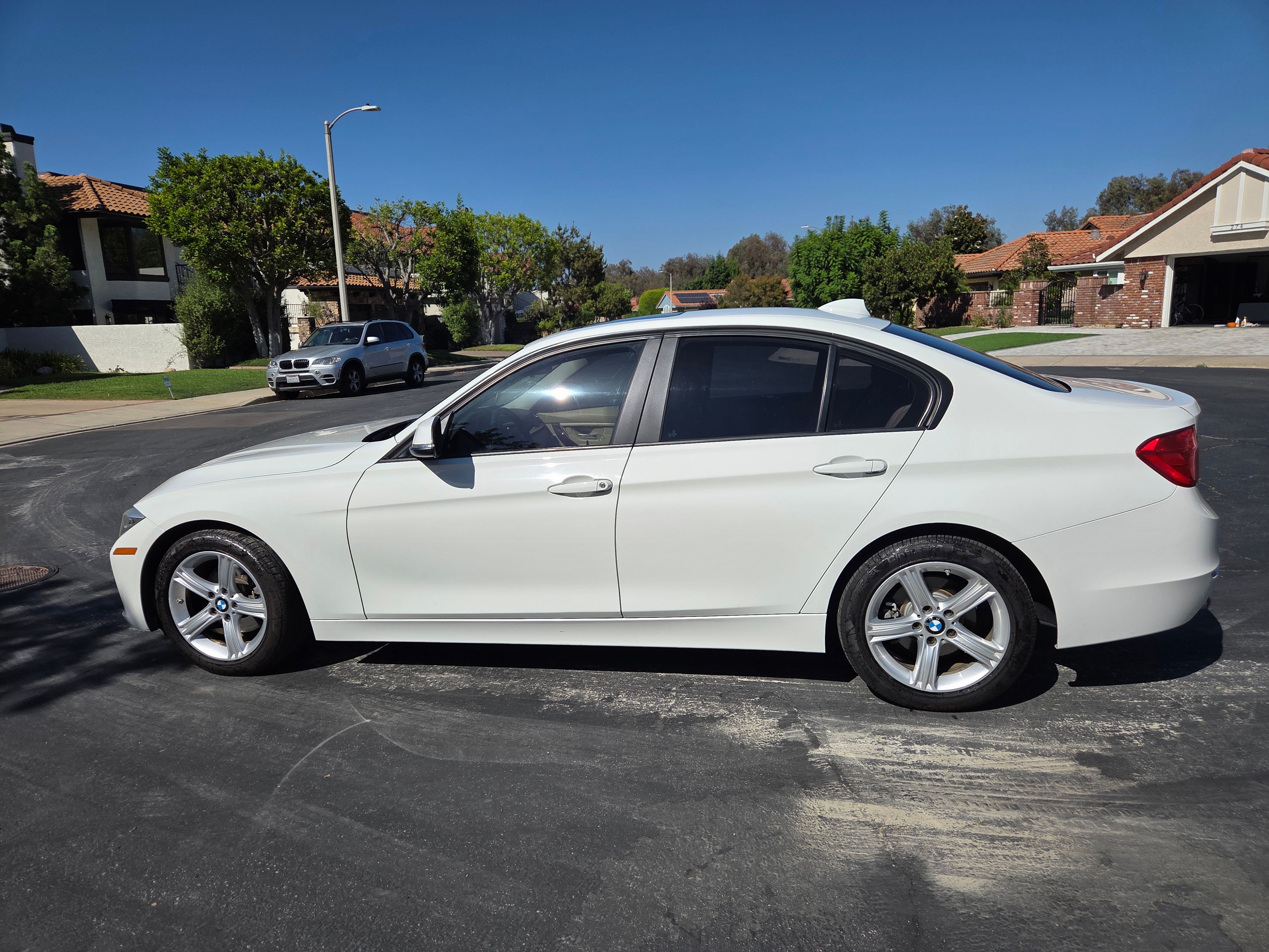 Used 2013 BMW 328i Sedan RWD image 1