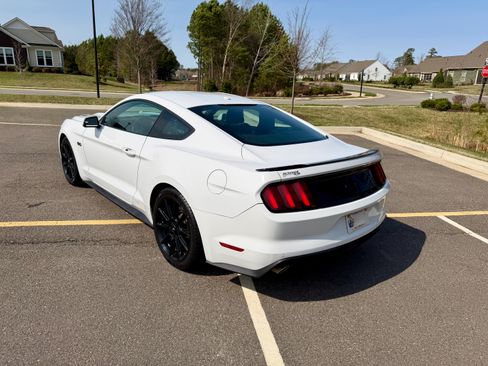 Used 2016 Ford Mustang GT Premium w/ Black Accent Package RWD image 15