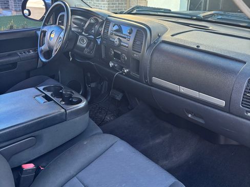 Used 2011 Chevrolet Silverado 1500 LT w/ Regional Value Package image 8