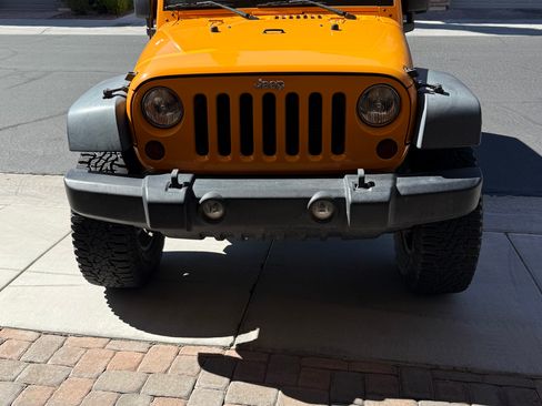 Used 2013 Jeep Wrangler Unlimited Sport AWD/4WD image 10
