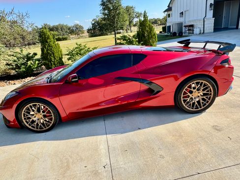 Used 2021 Chevrolet Corvette Stingray Preferred Cpe w/ Z51 Performance Package image 2