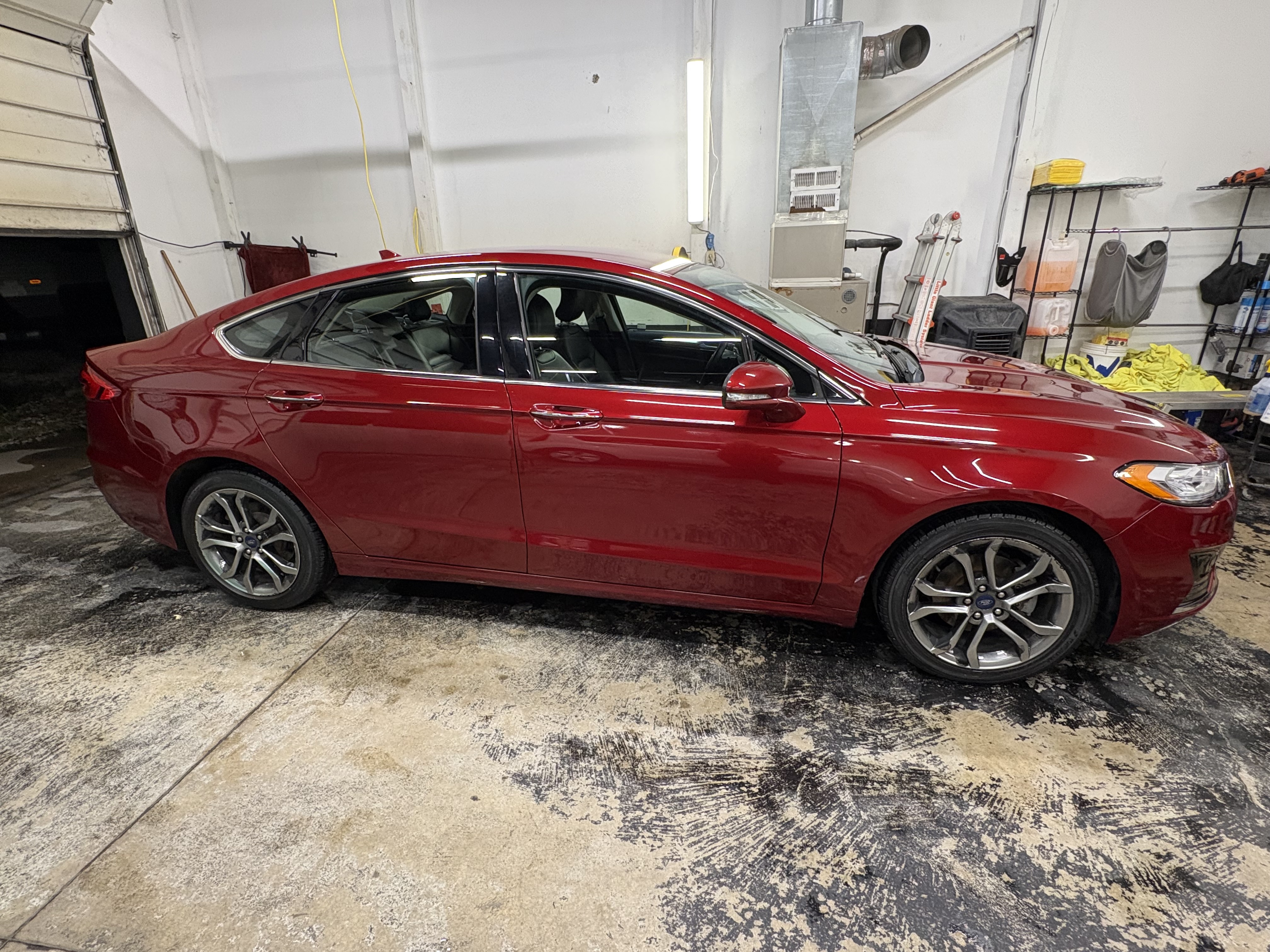 Used 2019 Ford Fusion SEL FWD image 4