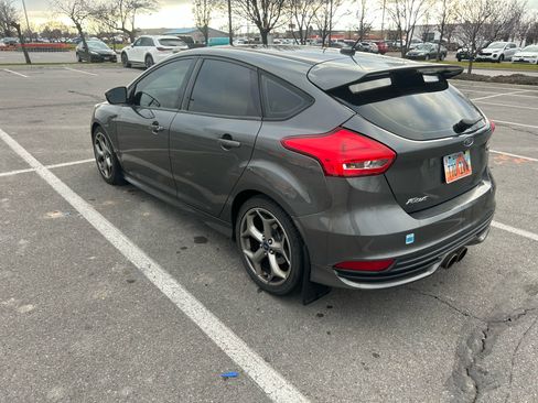 Used 2016 Ford Focus ST w/ Equipment Group 401A image 4