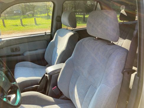 Used 2000 Toyota 4Runner SR5 image 10