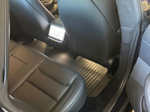 Used 2024 Tesla Model S image 10