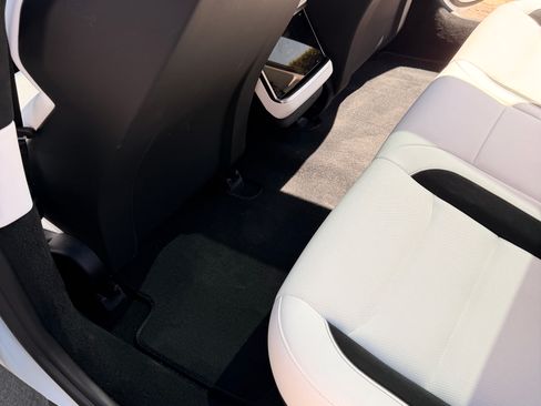 Used 2024 Tesla Model S Plaid image 13