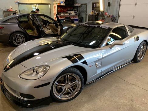 Used 2007 Chevrolet Corvette Coupe w/ Preferred Equipment Group image 4