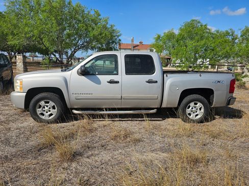 Used 2007 Chevrolet Silverado 1500 LT w/ 1LT Convenience Package image 2