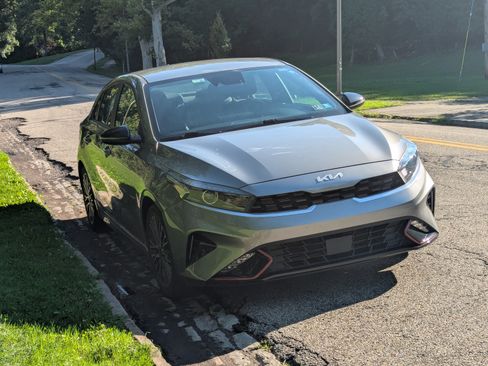 Used 2023 Kia Forte GT-Line w/ GT-Line Technology Package FWD image 4
