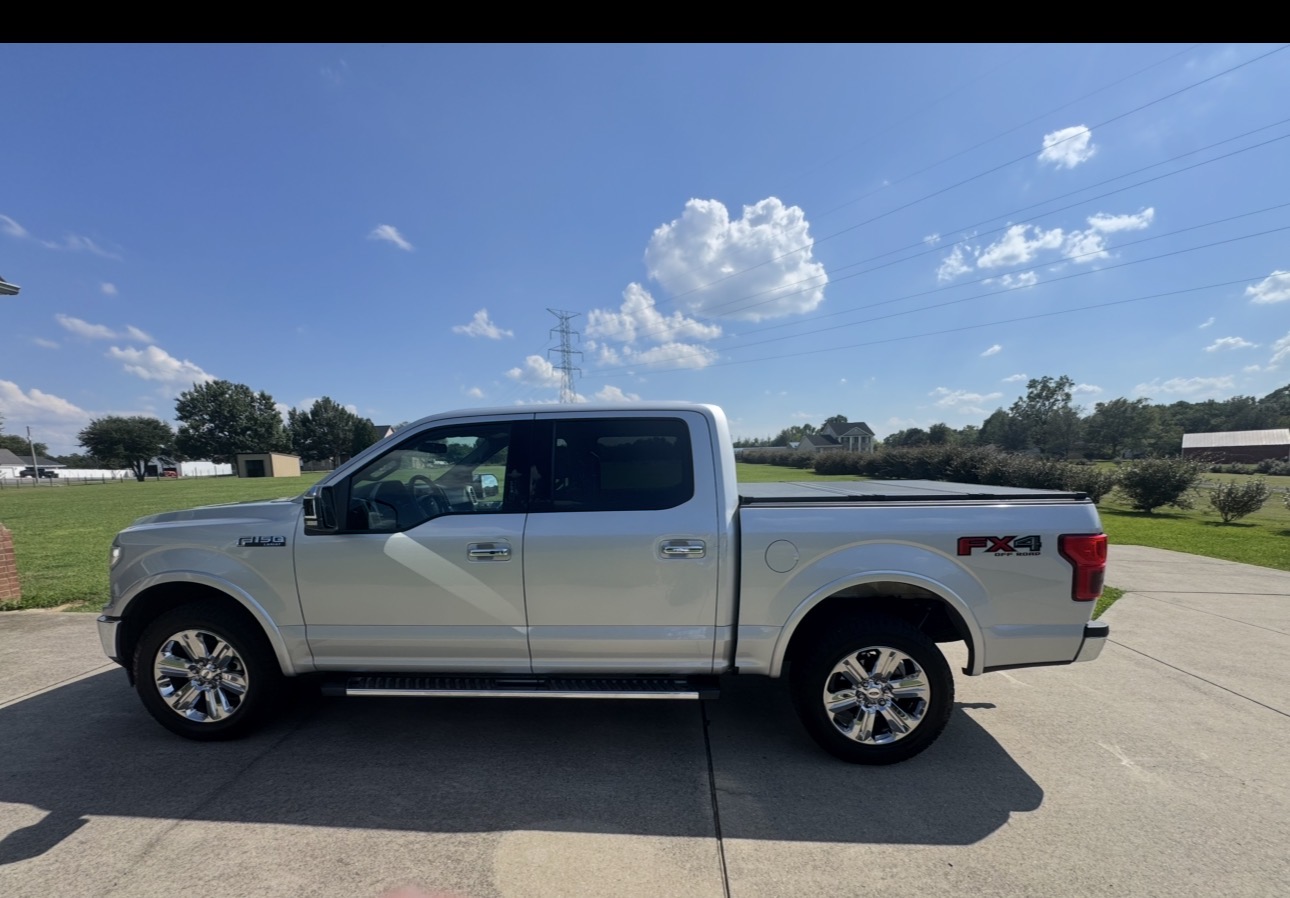 Used 2019 Ford F150 Lariat w/ Equipment Group 502A Luxury AWD/4WD image 14