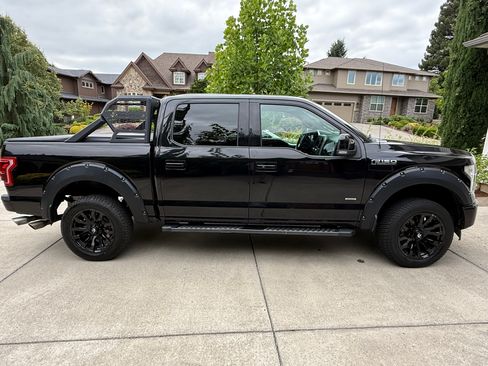 Used 2017 Ford F150 Lariat w/ Equipment Group 502A Luxury AWD/4WD image 4