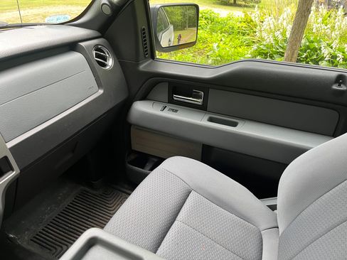 Used 2013 Ford F150 XLT w/ XLT Chrome Pkg AWD/4WD image 12