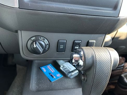 Used 2010 Nissan Frontier SE w/ SE Value Truck Pkg image 16