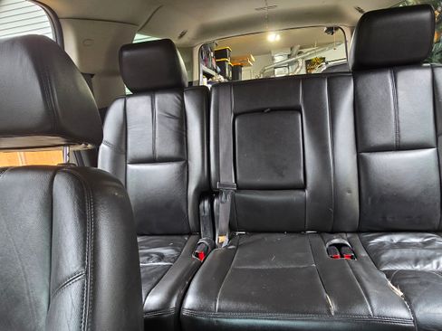 Used 2011 Chevrolet Suburban LT image 5