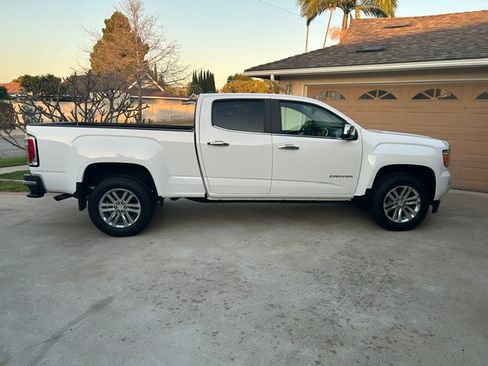 Used 2016 GMC Canyon SLT w/ Driver Alert Package RWD image 9