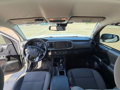 Used 2020 Toyota Tacoma SR5 image 14