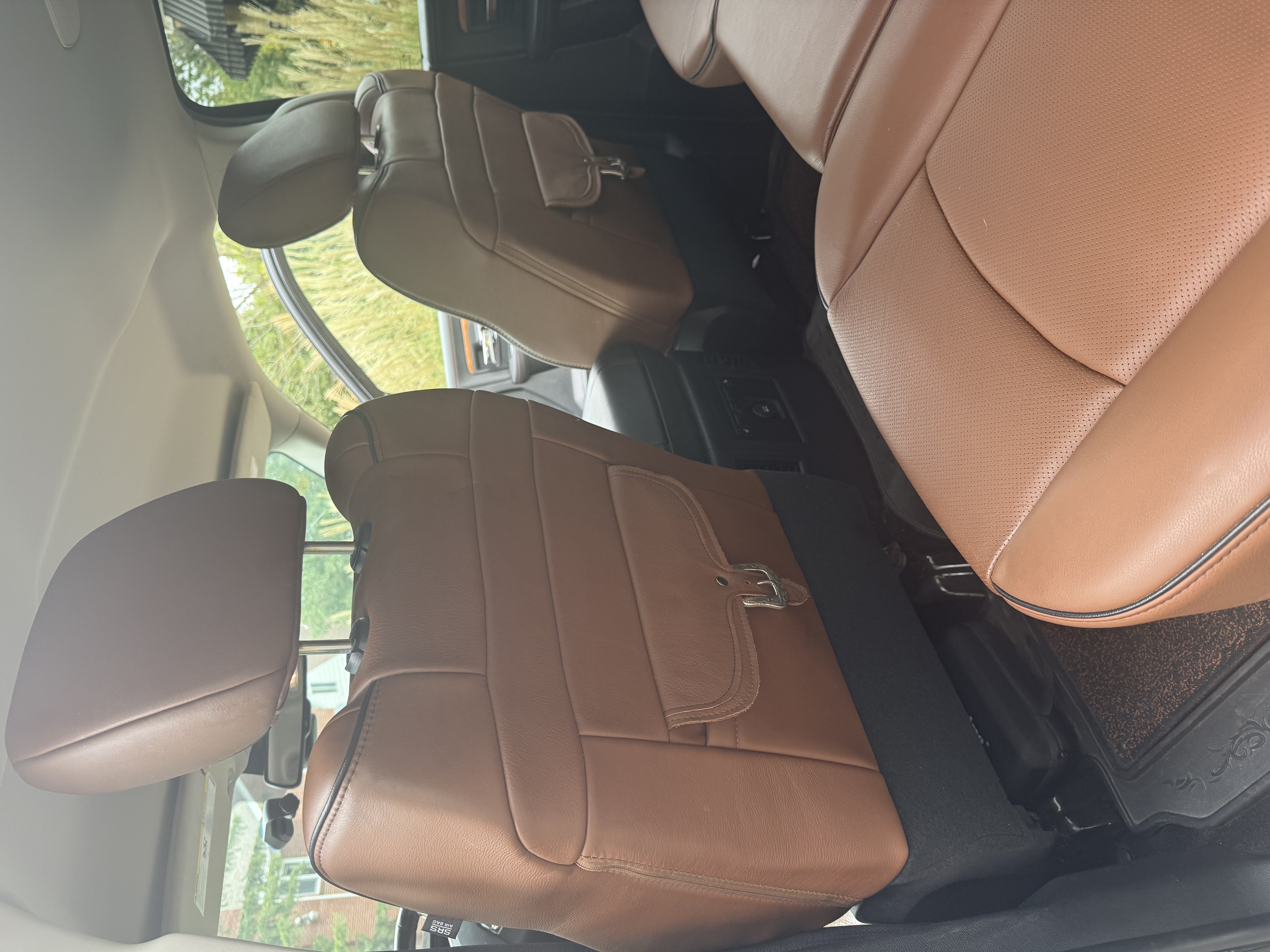 Used 2016 RAM 1500 Laramie Longhorn w/ Convenience Group AWD/4WD image 11