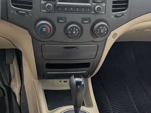 Used 2010 Kia Optima LX image 10